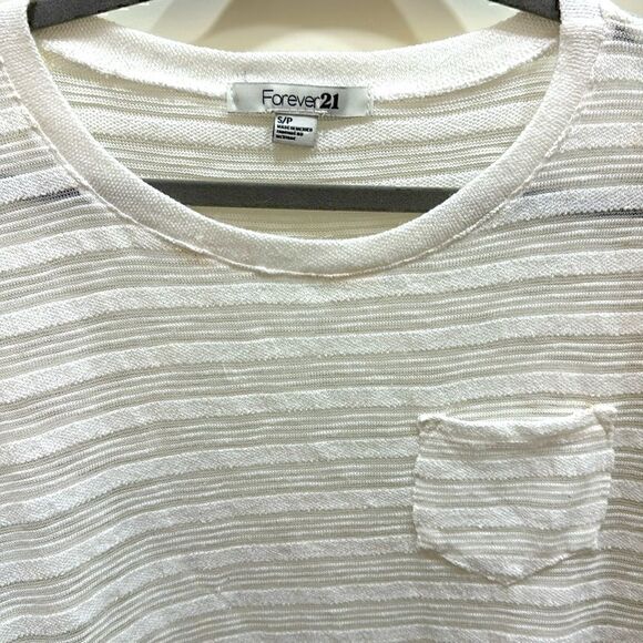 Forever 21 White Sweater Size Small - Picture 2 of 6